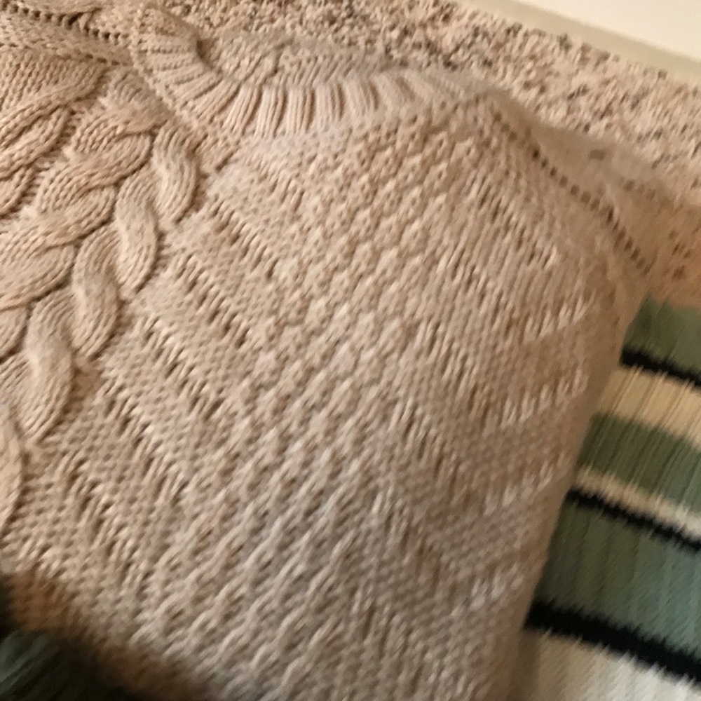 5 sweaters! - Picture 5 of 5